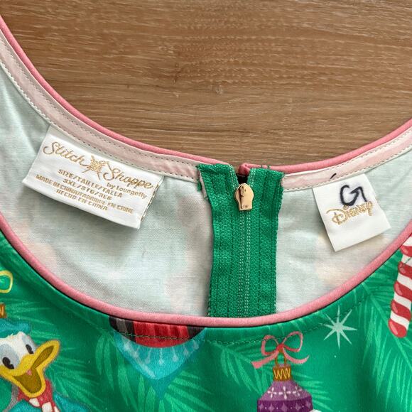 Loungefly Stitch Shoppe Holiday Disney Mickey and Friends Dress 3X - Picture 3 of 12